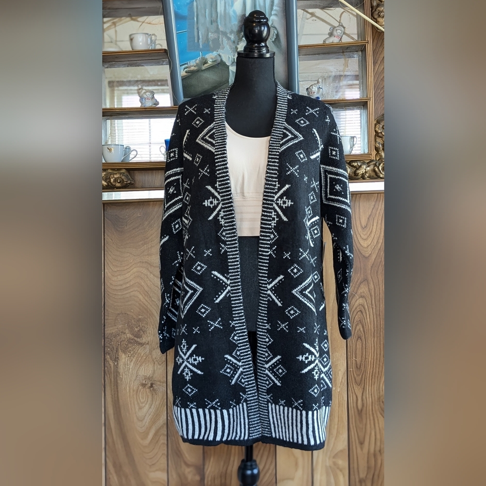 Old Navy Aztec Tribal Pattern Oversized Cardigan